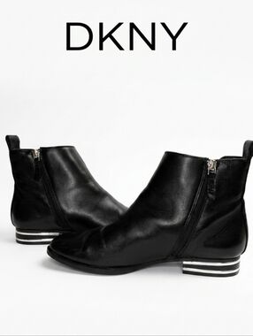 DKNY Lacey Metallic - Stripe‎ Booties